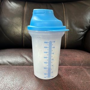 Tupperware All-in-One Shaker